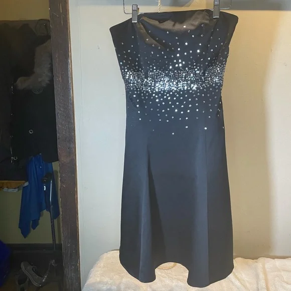 Cocktail Dress - Picture 3 of 7